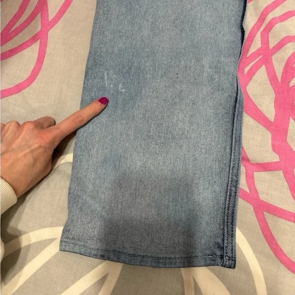 Hollister Ultra High-Rise Two-Tone Straight Leg Jeans - Picture 7 of 8